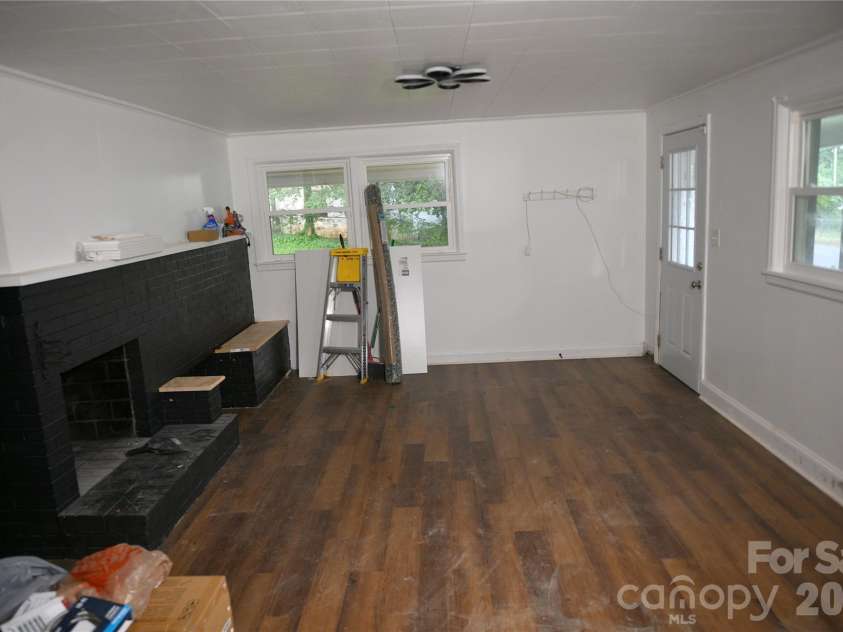 1605 4th Avenue, Gastonia, NC 28052.  MLS# CAR4429758, YatesRealty ID 54268. 