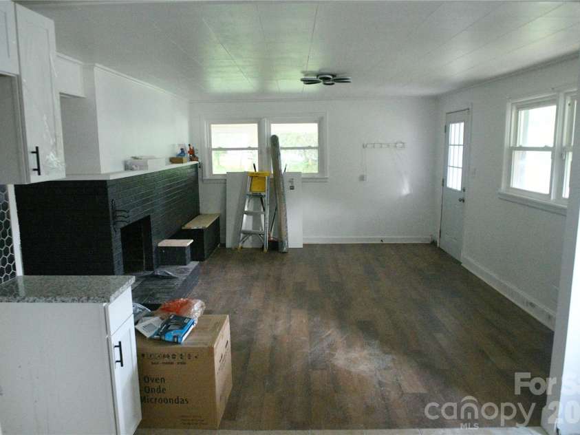 1605 4th Avenue, Gastonia, NC 28052.  MLS# CAR4429758, YatesRealty ID 54268. 