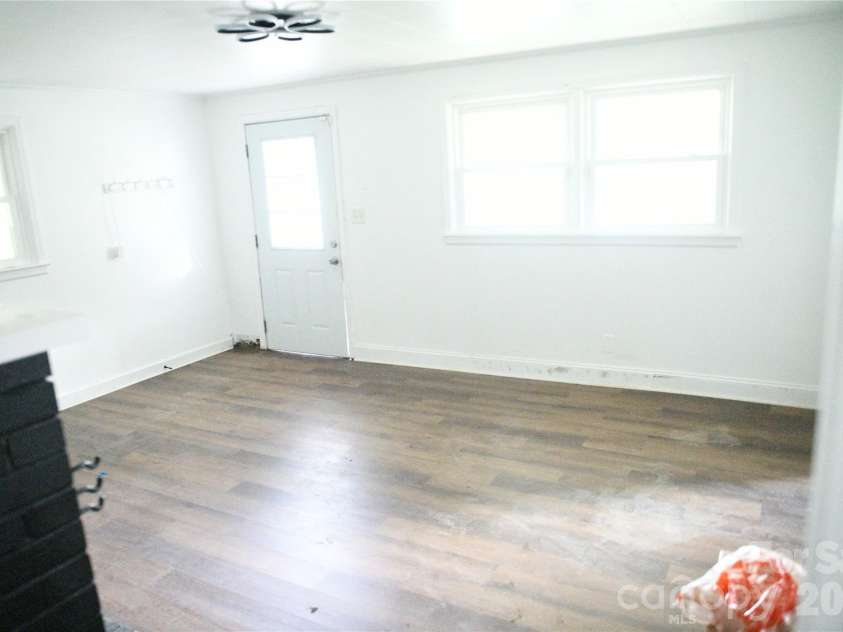 1605 4th Avenue, Gastonia, NC 28052.  MLS# CAR4429758, YatesRealty ID 54268. 
