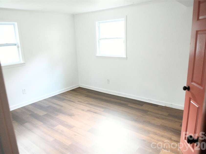 1605 4th Avenue, Gastonia, NC 28052.  MLS# CAR4429758, YatesRealty ID 54268. 