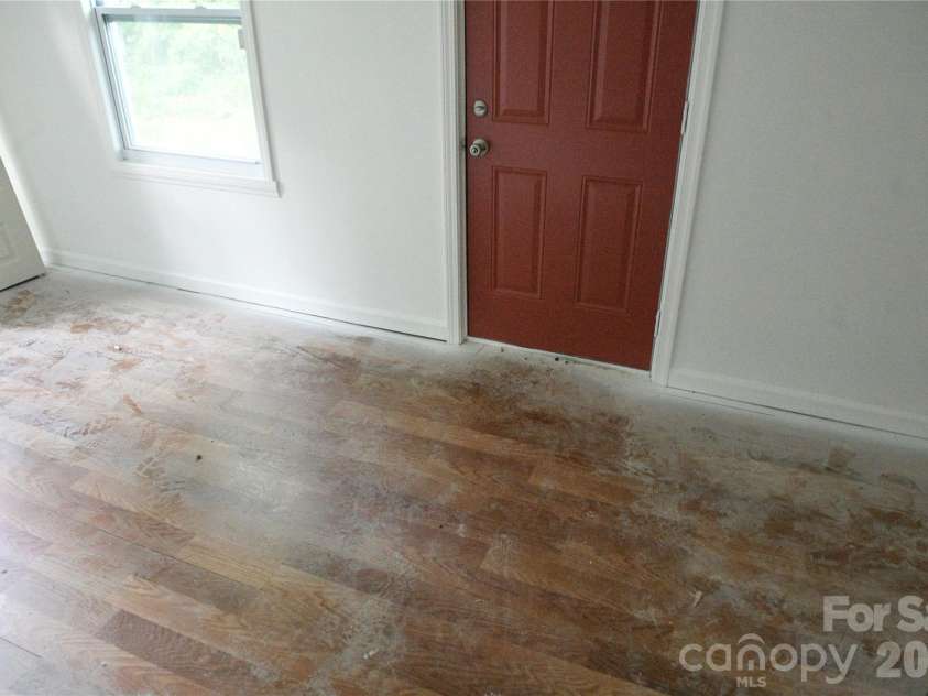 1605 4th Avenue, Gastonia, NC 28052.  MLS# CAR4429758, YatesRealty ID 54268. 