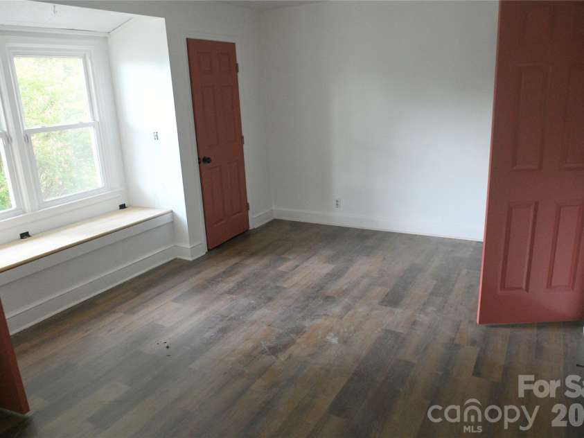 1605 4th Avenue, Gastonia, NC 28052.  MLS# CAR4429758, YatesRealty ID 54268. 