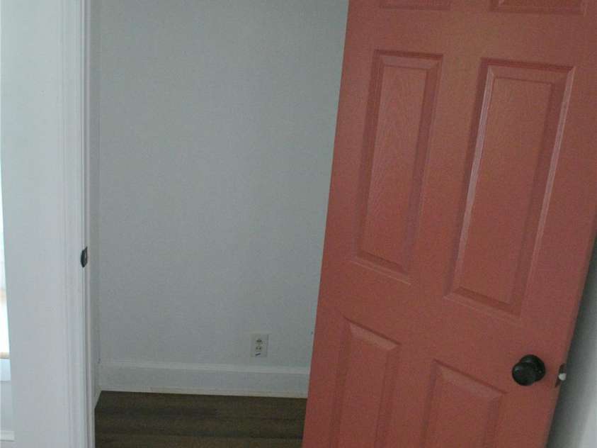 1605 4th Avenue, Gastonia, NC 28052.  MLS# CAR4429758, YatesRealty ID 54268. 
