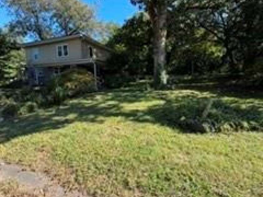1605 4th Avenue, Gastonia, NC 28052.  MLS# CAR4429758, YatesRealty ID 54268. 