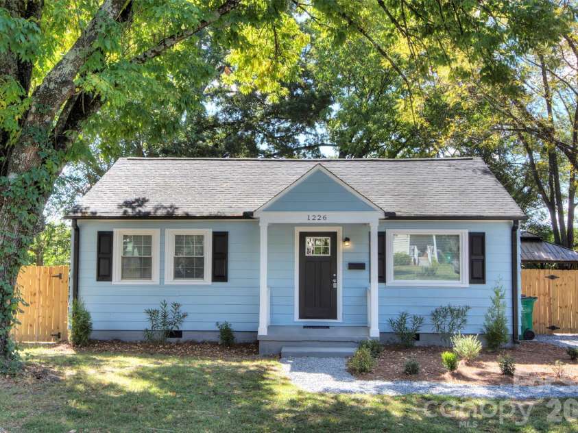 1226 Weldon Avenue, Charlotte, NC 28205.  MLS# CAR4429843, YatesRealty ID 54269. 