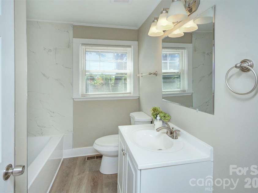 1226 Weldon Avenue, Charlotte, NC 28205.  MLS# CAR4429843, YatesRealty ID 54269. 
