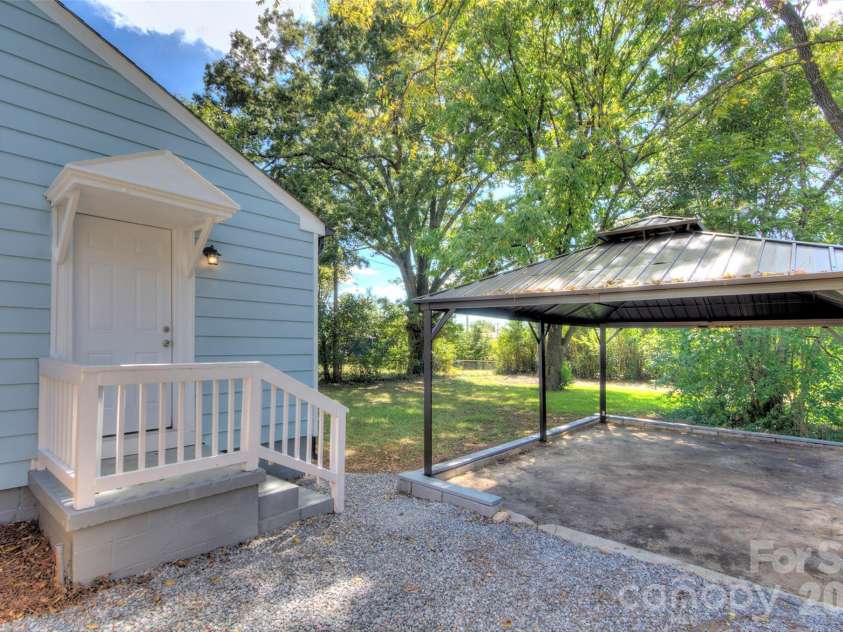 1226 Weldon Avenue, Charlotte, NC 28205.  MLS# CAR4429843, YatesRealty ID 54269. 
