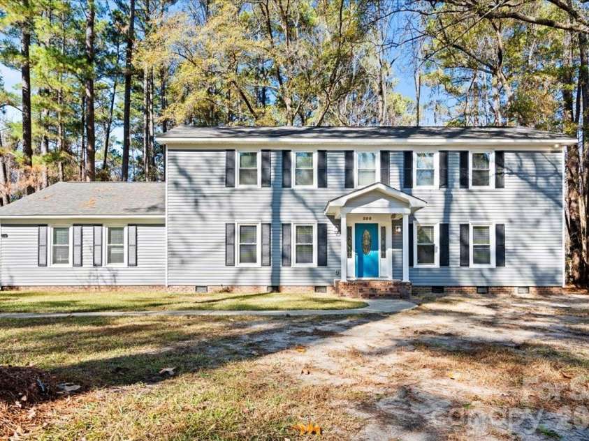 305 Virginia Avenue, Cheraw, SC 29520.  MLS# CAR4327666, YatesRealty ID 5427. 