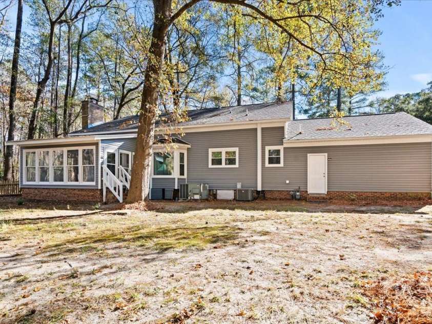 305 Virginia Avenue, Cheraw, SC 29520.  MLS# CAR4327666, YatesRealty ID 5427. 