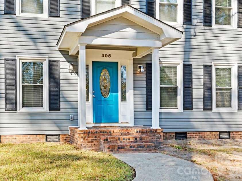 305 Virginia Avenue, Cheraw, SC 29520.  MLS# CAR4327666, YatesRealty ID 5427. 
