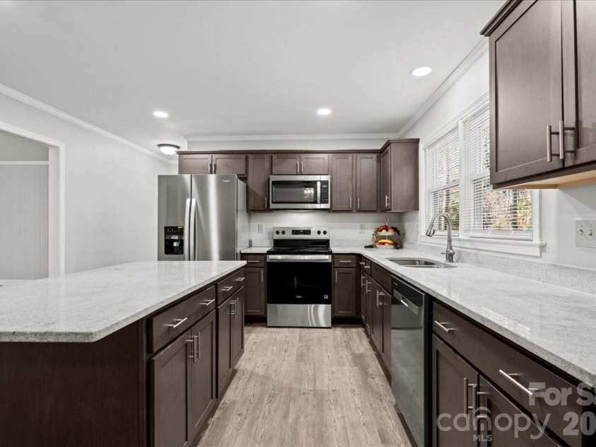 305 Virginia Avenue, Cheraw, SC 29520.  MLS# CAR4327666, YatesRealty ID 5427. 