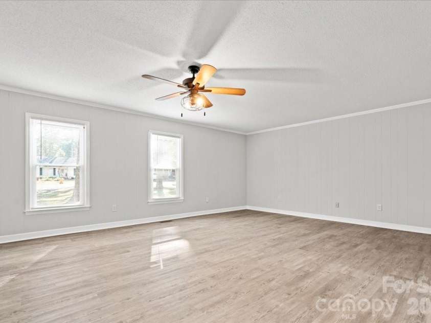 305 Virginia Avenue, Cheraw, SC 29520.  MLS# CAR4327666, YatesRealty ID 5427. 
