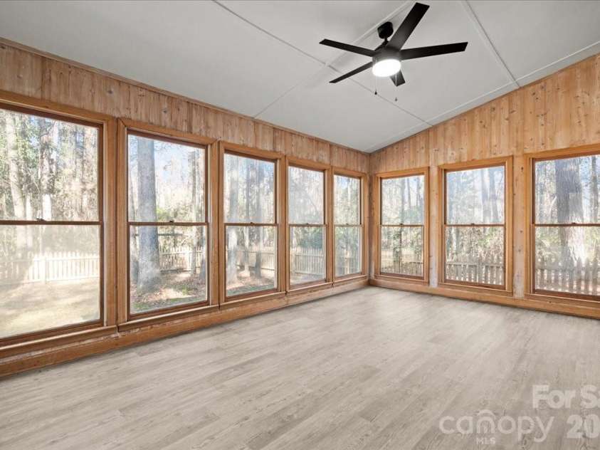 305 Virginia Avenue, Cheraw, SC 29520.  MLS# CAR4327666, YatesRealty ID 5427. 