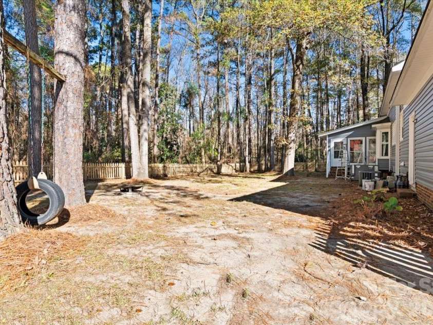 305 Virginia Avenue, Cheraw, SC 29520.  MLS# CAR4327666, YatesRealty ID 5427. 