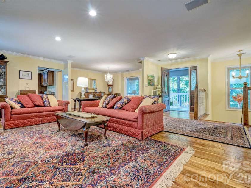 70 Honeysuckle Woods, Lake Wylie, SC 29710.  MLS# CAR4429713, YatesRealty ID 54270. 
