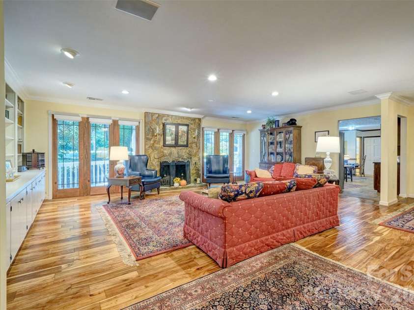 70 Honeysuckle Woods, Lake Wylie, SC 29710.  MLS# CAR4429713, YatesRealty ID 54270. 