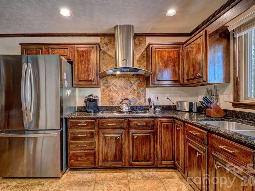 70 Honeysuckle Woods, Lake Wylie, SC 29710.  MLS# CAR4429713, YatesRealty ID 54270. 