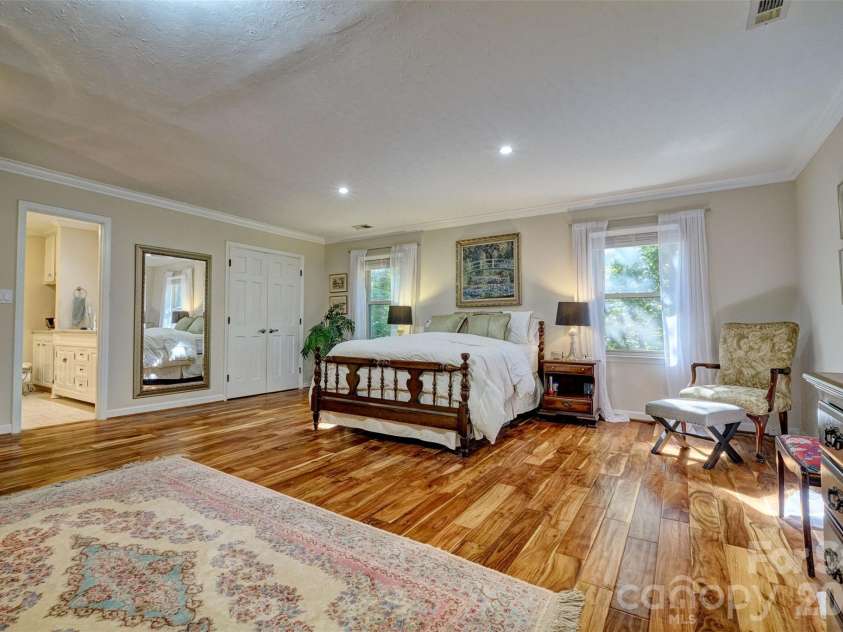 70 Honeysuckle Woods, Lake Wylie, SC 29710.  MLS# CAR4429713, YatesRealty ID 54270. 