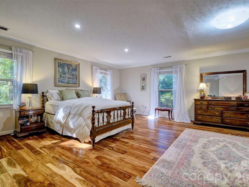 70 Honeysuckle Woods, Lake Wylie, SC 29710.  MLS# CAR4429713, YatesRealty ID 54270. 
