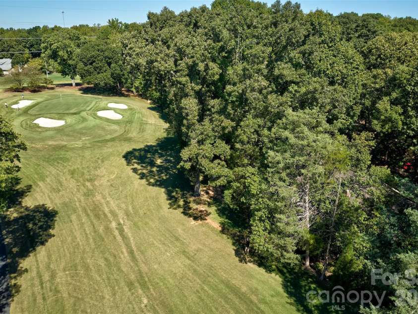 70 Honeysuckle Woods, Lake Wylie, SC 29710.  MLS# CAR4429713, YatesRealty ID 54270. 