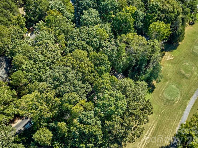 70 Honeysuckle Woods, Lake Wylie, SC 29710.  MLS# CAR4429713, YatesRealty ID 54270. 