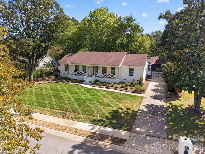 2021 Lynbridge Drive, Charlotte, NC 28270.  MLS# CAR4429842, YatesRealty ID 54271. 