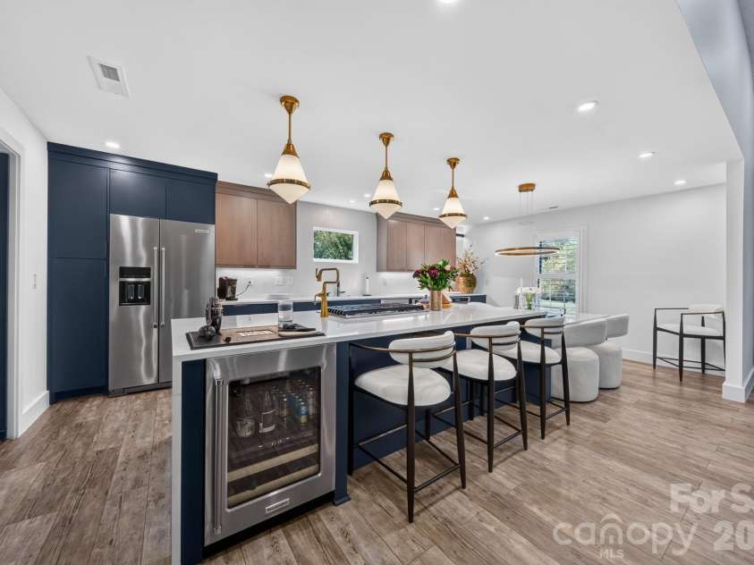 2021 Lynbridge Drive, Charlotte, NC 28270.  MLS# CAR4429842, YatesRealty ID 54271. Custom Lighting