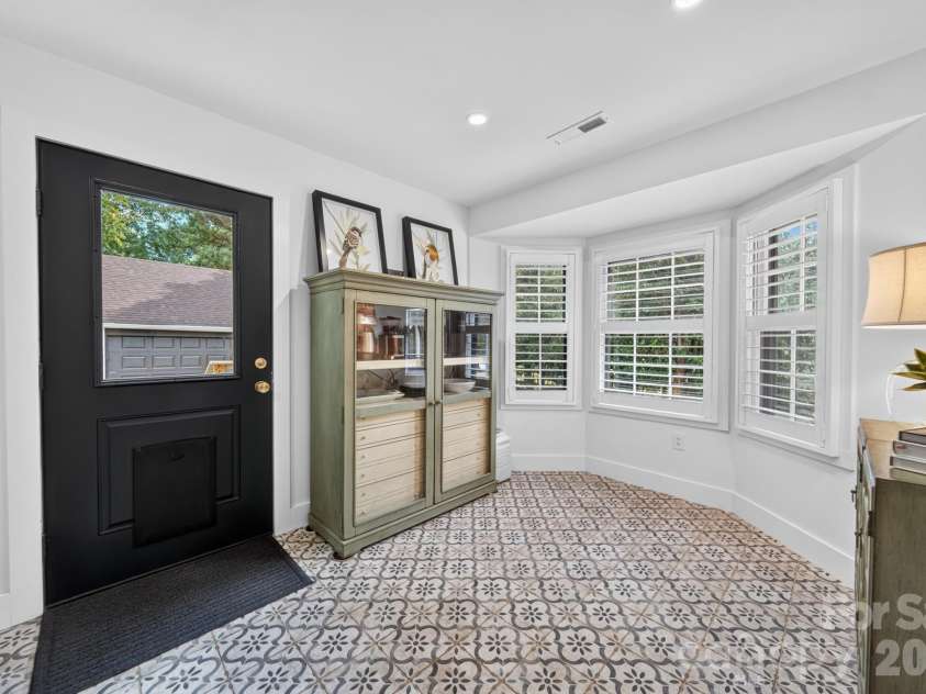 2021 Lynbridge Drive, Charlotte, NC 28270.  MLS# CAR4429842, YatesRealty ID 54271. Laundry