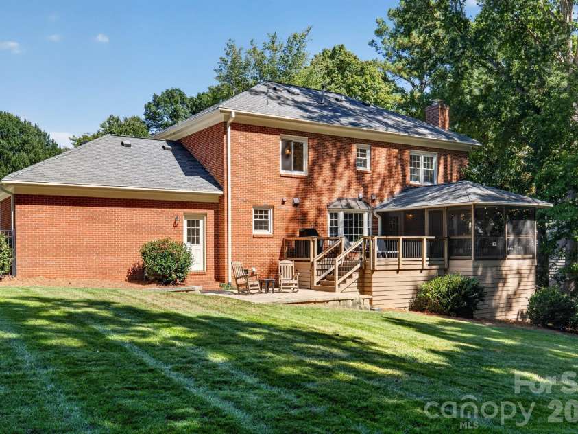 734 Stratford Woods Road, Matthews, NC 28105.  MLS# CAR4429636, YatesRealty ID 54272. 