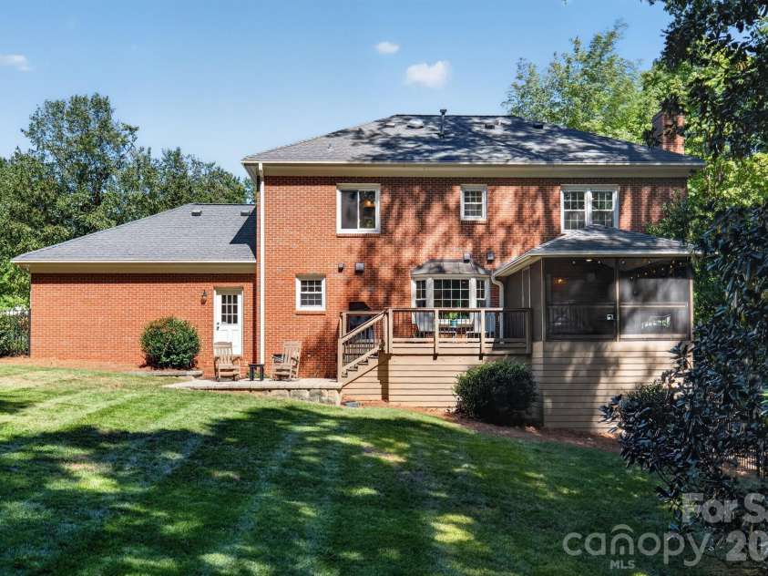 734 Stratford Woods Road, Matthews, NC 28105.  MLS# CAR4429636, YatesRealty ID 54272. 