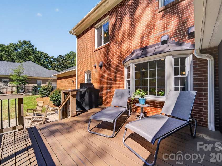 734 Stratford Woods Road, Matthews, NC 28105.  MLS# CAR4429636, YatesRealty ID 54272. 