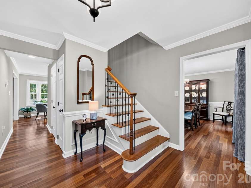 734 Stratford Woods Road, Matthews, NC 28105.  MLS# CAR4429636, YatesRealty ID 54272. 