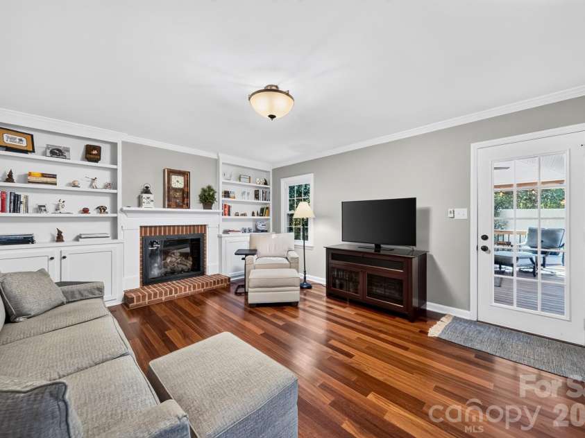 734 Stratford Woods Road, Matthews, NC 28105.  MLS# CAR4429636, YatesRealty ID 54272. 