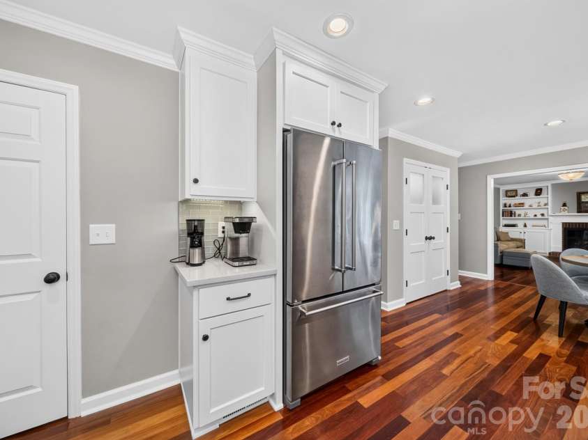 734 Stratford Woods Road, Matthews, NC 28105.  MLS# CAR4429636, YatesRealty ID 54272. 