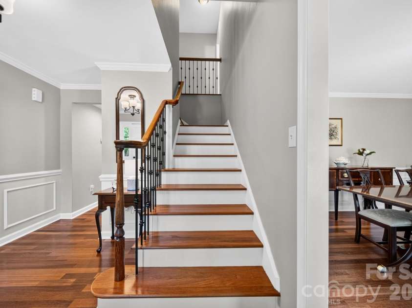 734 Stratford Woods Road, Matthews, NC 28105.  MLS# CAR4429636, YatesRealty ID 54272. 
