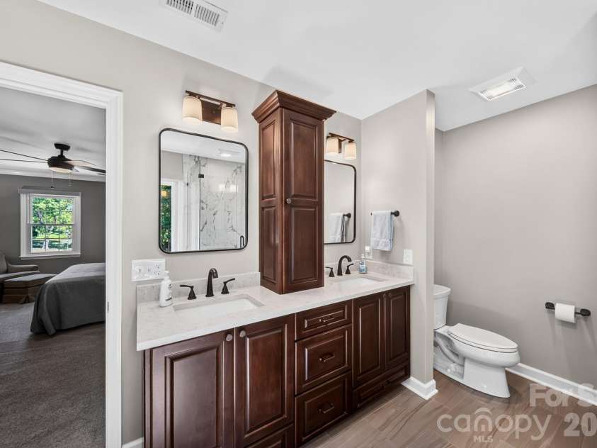 734 Stratford Woods Road, Matthews, NC 28105.  MLS# CAR4429636, YatesRealty ID 54272. 