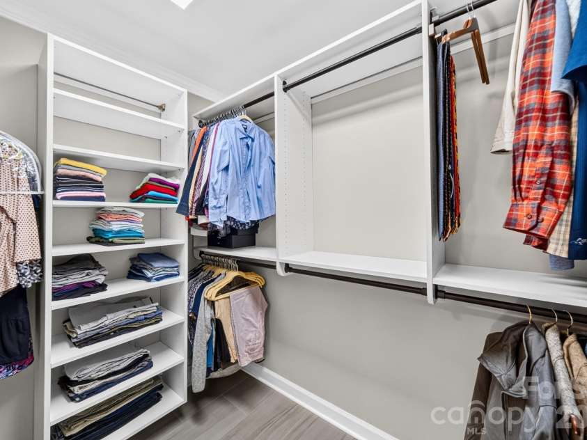 734 Stratford Woods Road, Matthews, NC 28105.  MLS# CAR4429636, YatesRealty ID 54272. 