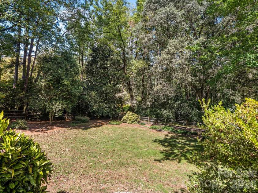 2007 Fromby Court, Charlotte, NC 28211.  MLS# CAR4429673, YatesRealty ID 54273. Backyard