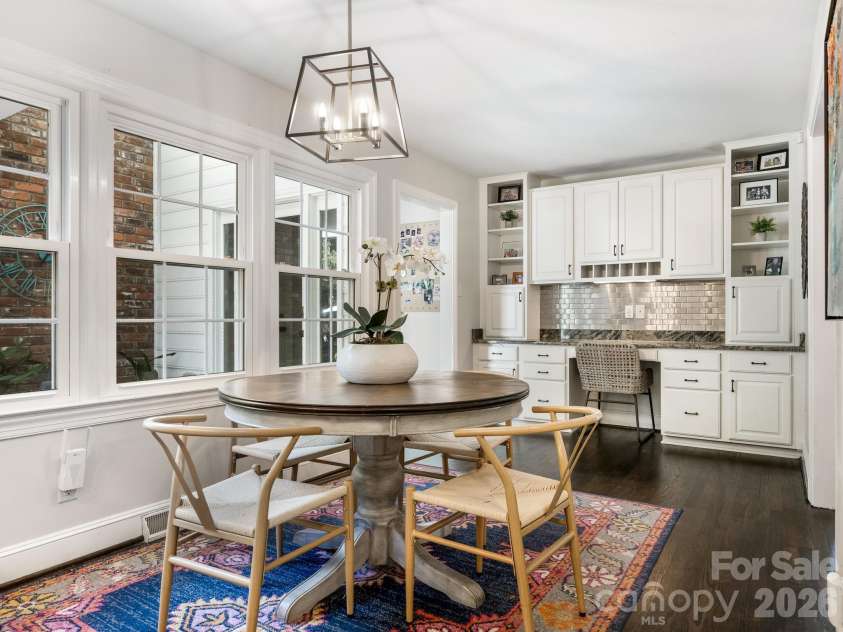 2007 Fromby Court, Charlotte, NC 28211.  MLS# CAR4429673, YatesRealty ID 54273. Breakfast Room