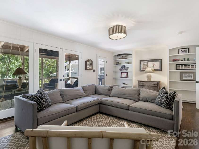 2007 Fromby Court, Charlotte, NC 28211.  MLS# CAR4429673, YatesRealty ID 54273. Den