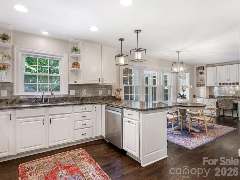 2007 Fromby Court, Charlotte, NC 28211.  MLS# CAR4429673, YatesRealty ID 54273. Kitchen/ Breakfast