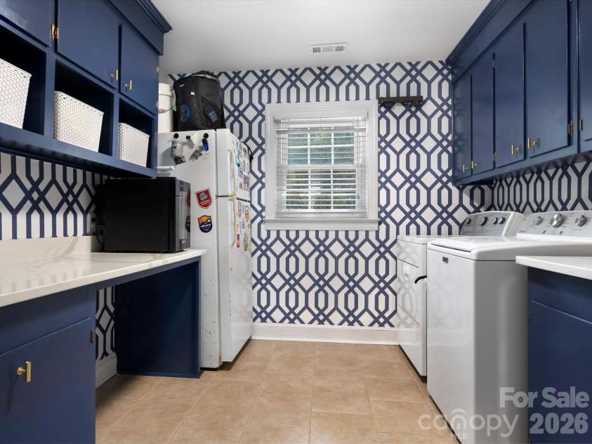 2007 Fromby Court, Charlotte, NC 28211.  MLS# CAR4429673, YatesRealty ID 54273. Laundry Room