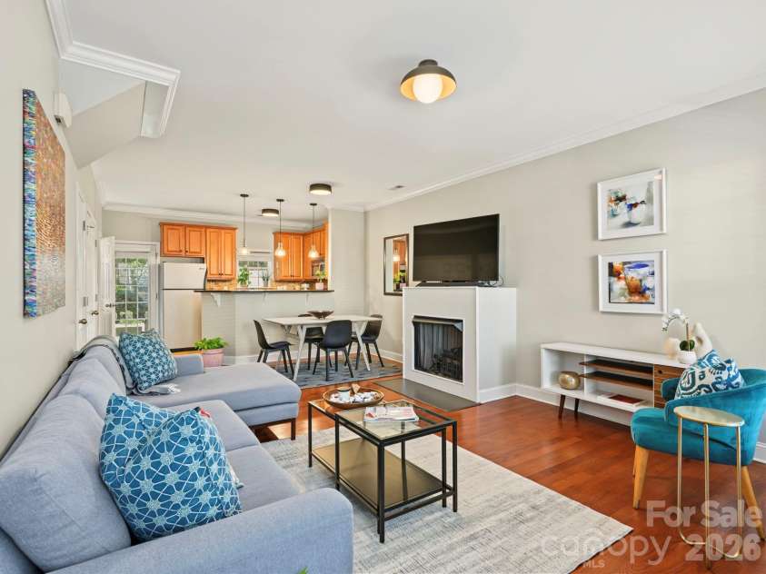 4460 Yoruk Forest Lane, Charlotte, NC 28211.  MLS# CAR4429492, YatesRealty ID 54275. 