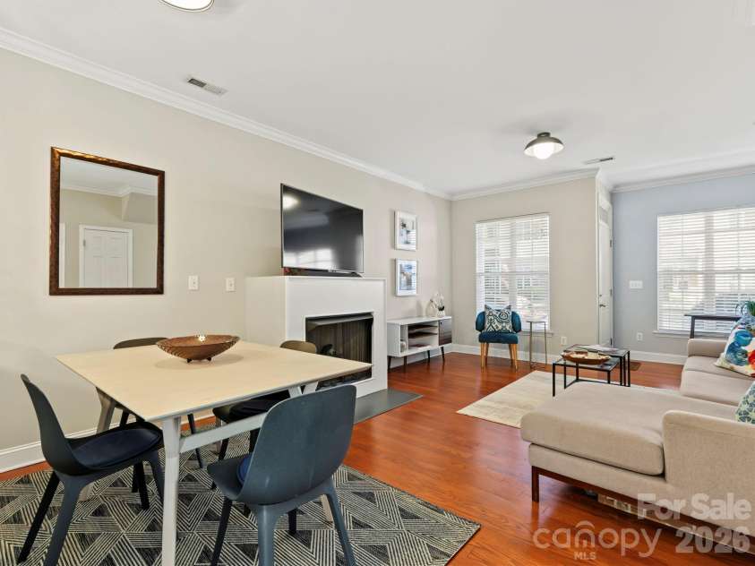 4460 Yoruk Forest Lane, Charlotte, NC 28211.  MLS# CAR4429492, YatesRealty ID 54275. 