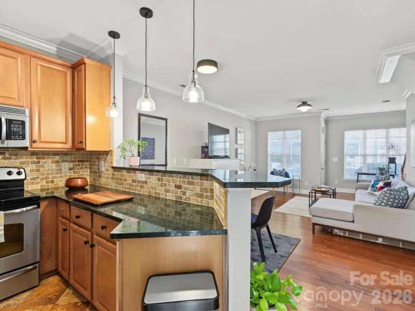 4460 Yoruk Forest Lane, Charlotte, NC 28211.  MLS# CAR4429492, YatesRealty ID 54275. 