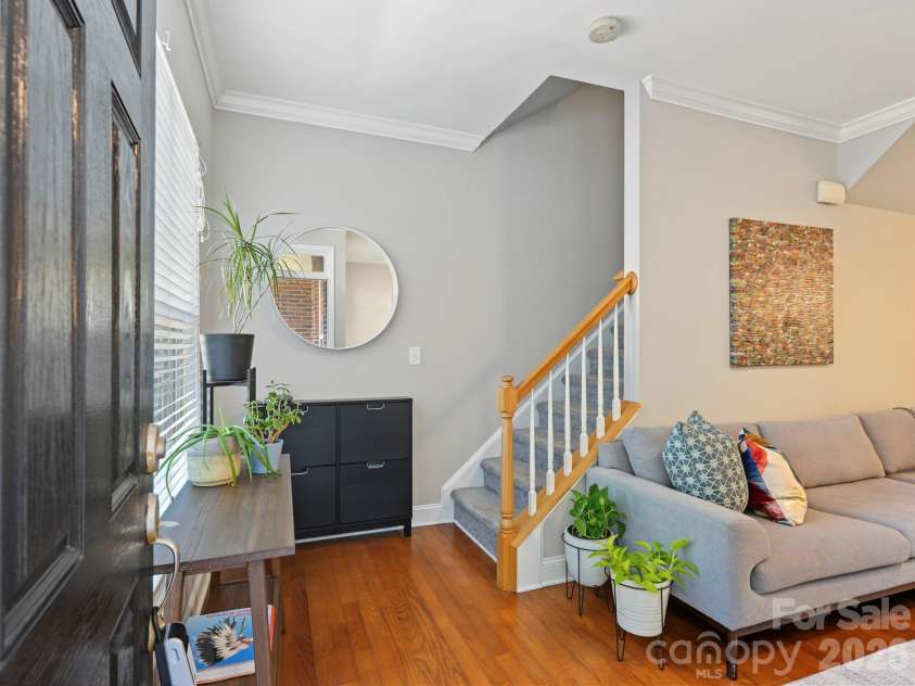 4460 Yoruk Forest Lane, Charlotte, NC 28211.  MLS# CAR4429492, YatesRealty ID 54275. 