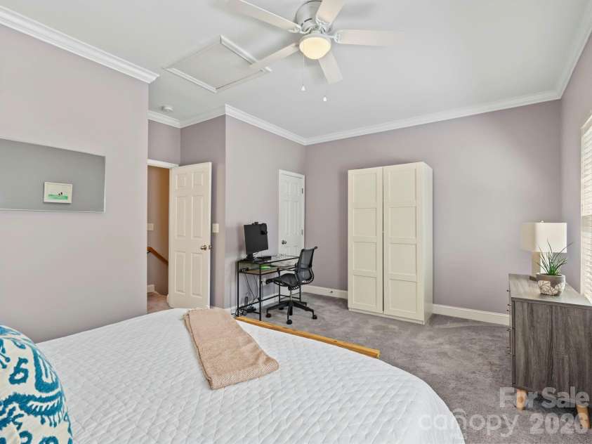 4460 Yoruk Forest Lane, Charlotte, NC 28211.  MLS# CAR4429492, YatesRealty ID 54275. 
