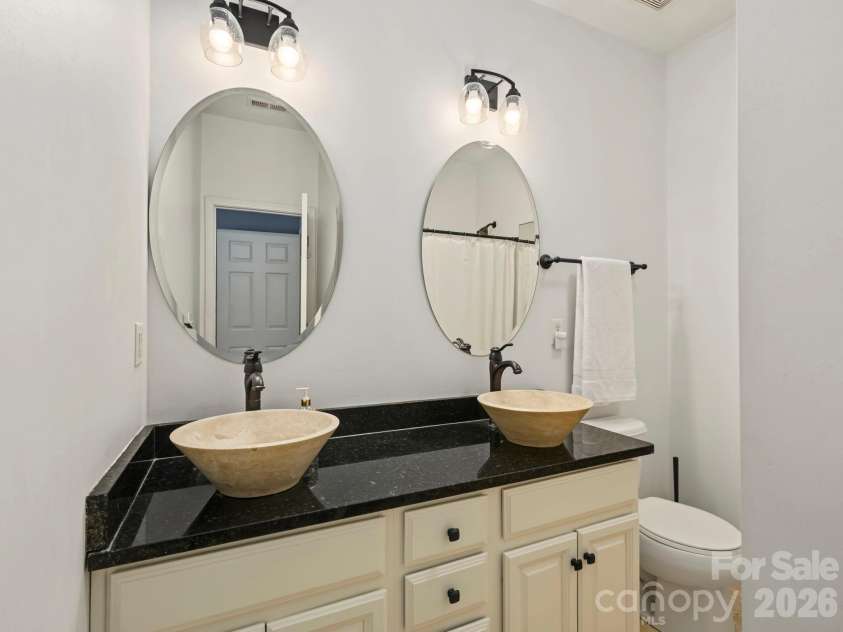 4460 Yoruk Forest Lane, Charlotte, NC 28211.  MLS# CAR4429492, YatesRealty ID 54275. 