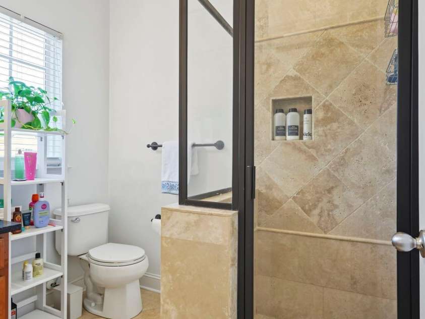 4460 Yoruk Forest Lane, Charlotte, NC 28211.  MLS# CAR4429492, YatesRealty ID 54275. 