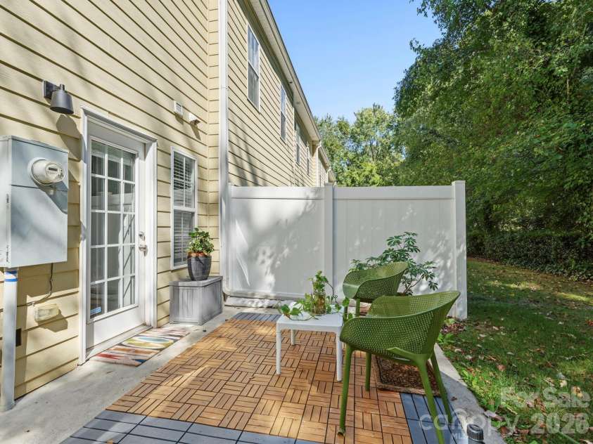 4460 Yoruk Forest Lane, Charlotte, NC 28211.  MLS# CAR4429492, YatesRealty ID 54275. 